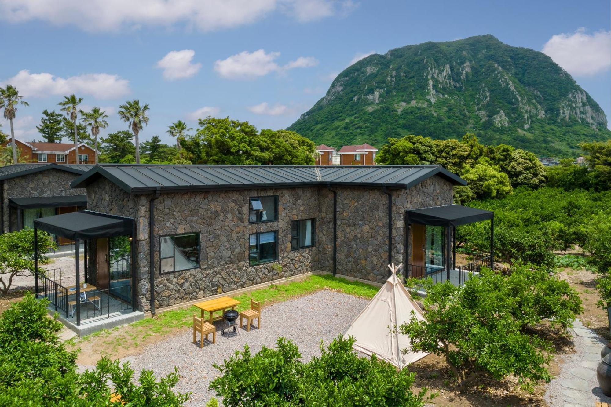 Wol Yeong Sa Gye Villa Seogwipo Eksteriør bilde